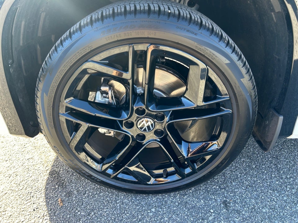 2025 Volkswagen Tiguan 2.0T SE R-Line Black