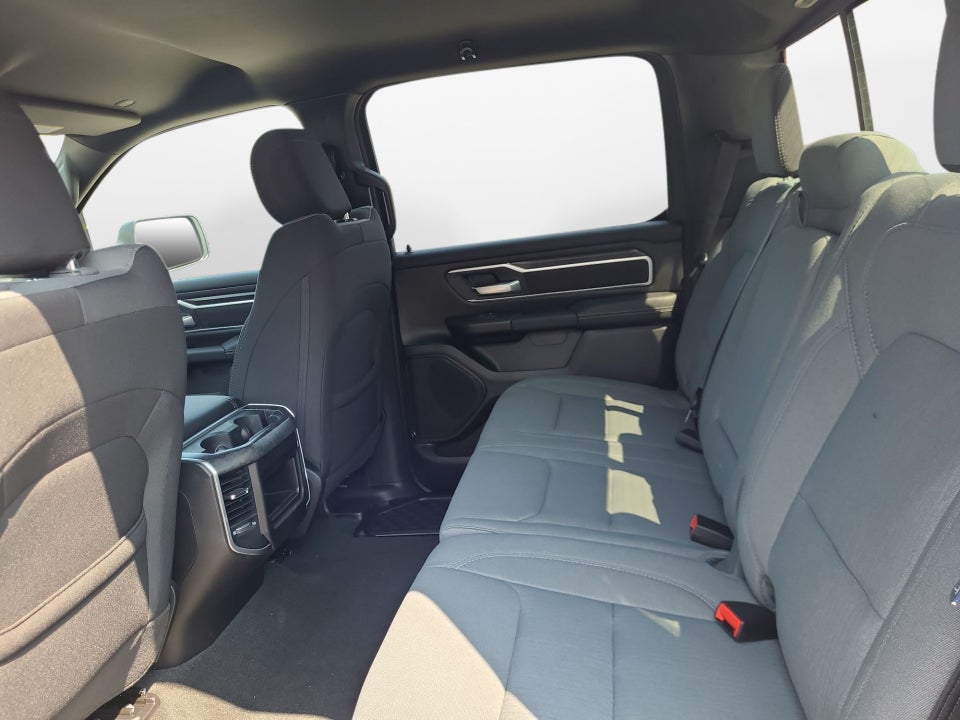 2023 RAM 1500 Big Horn Crew Cab 4x4 5'7" Box