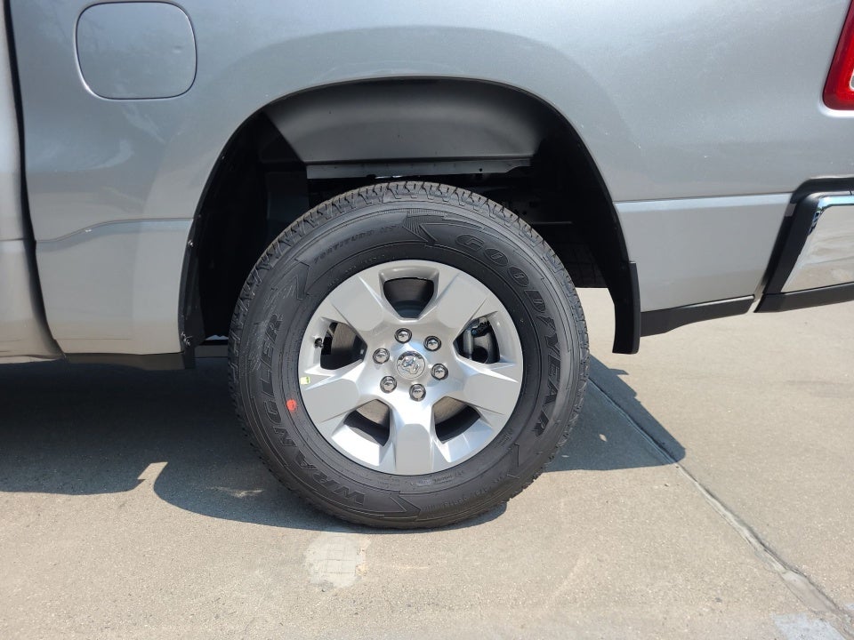 2023 RAM 1500 Big Horn Crew Cab 4x4 5'7" Box