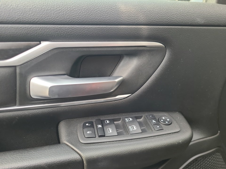 2023 RAM 1500 Big Horn Crew Cab 4x4 5'7" Box