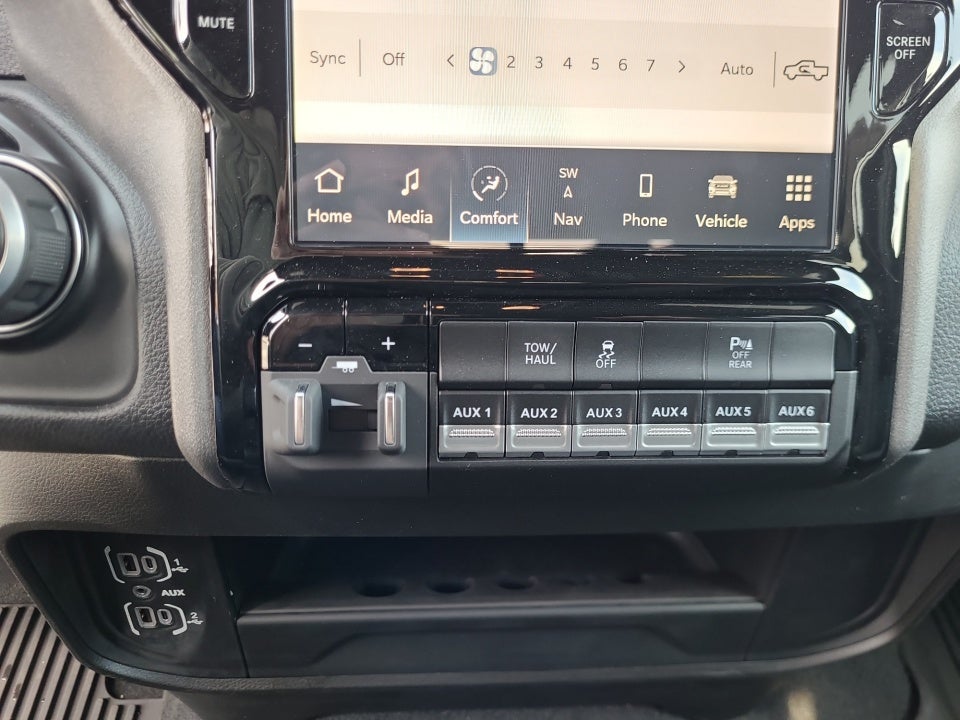 2024 RAM 2500 Tradesman Crew Cab 4x2 8' Box