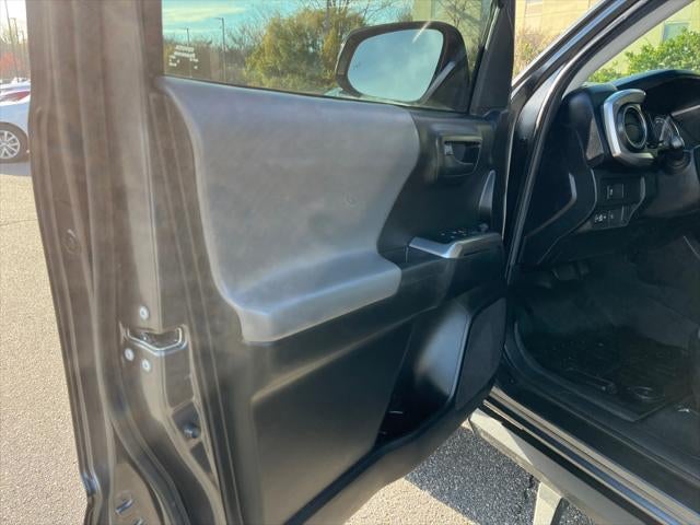 2022 Toyota TACOMA SR5 SR5 V6