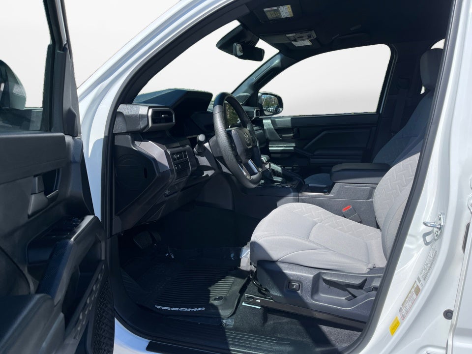 2025 Toyota TACOMA SR5 SR5