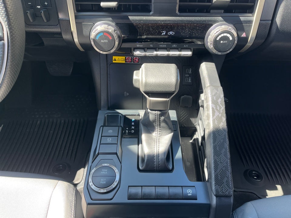 2025 Toyota TACOMA SR5 SR5