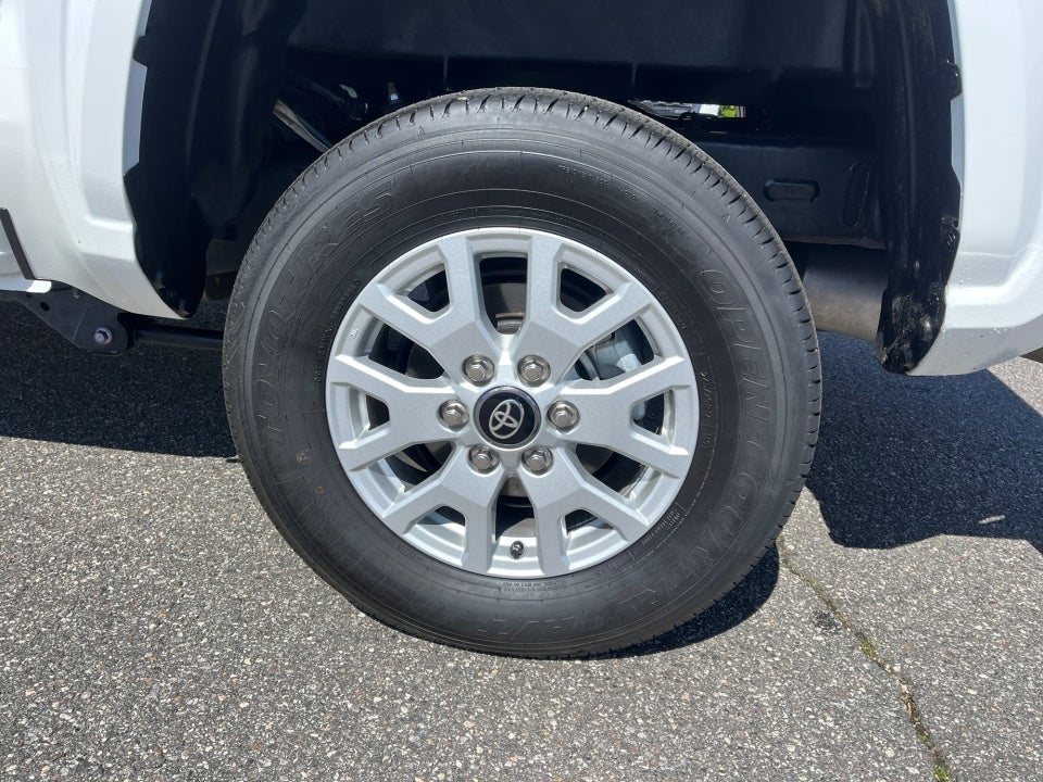 2025 Toyota TACOMA SR5 SR5