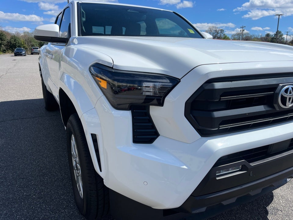 2025 Toyota TACOMA SR5 SR5