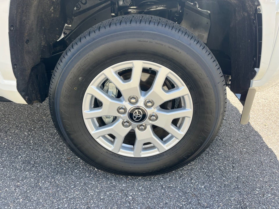 2025 Toyota TACOMA SR5 SR5