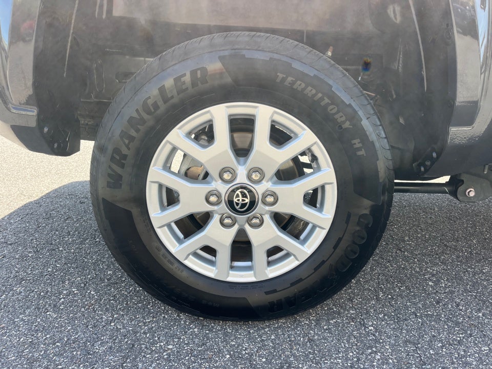 2025 Toyota TACOMA SR5 SR5