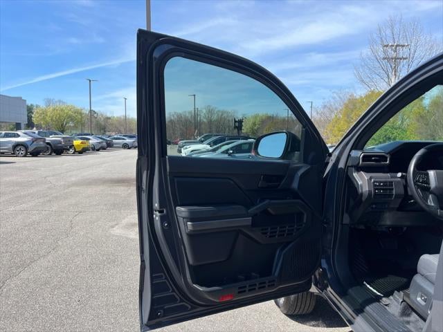 2025 Toyota TACOMA SR5 SR5