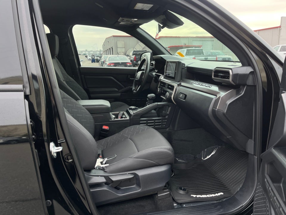 2025 Toyota TACOMA SR5 SR5