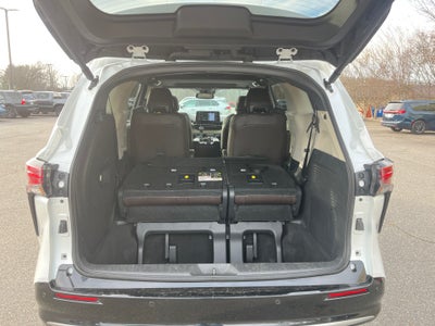 2023 Toyota SIENNA PLATINUM Platinum