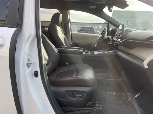 2023 Toyota SIENNA PLATINUM Platinum