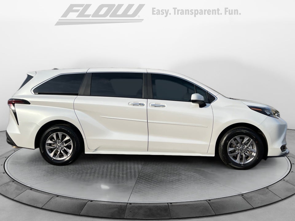 2025 Toyota SIENNA XLE XLE 8 Passenger