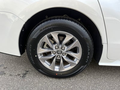 2025 Toyota SIENNA XLE XLE 8 Passenger