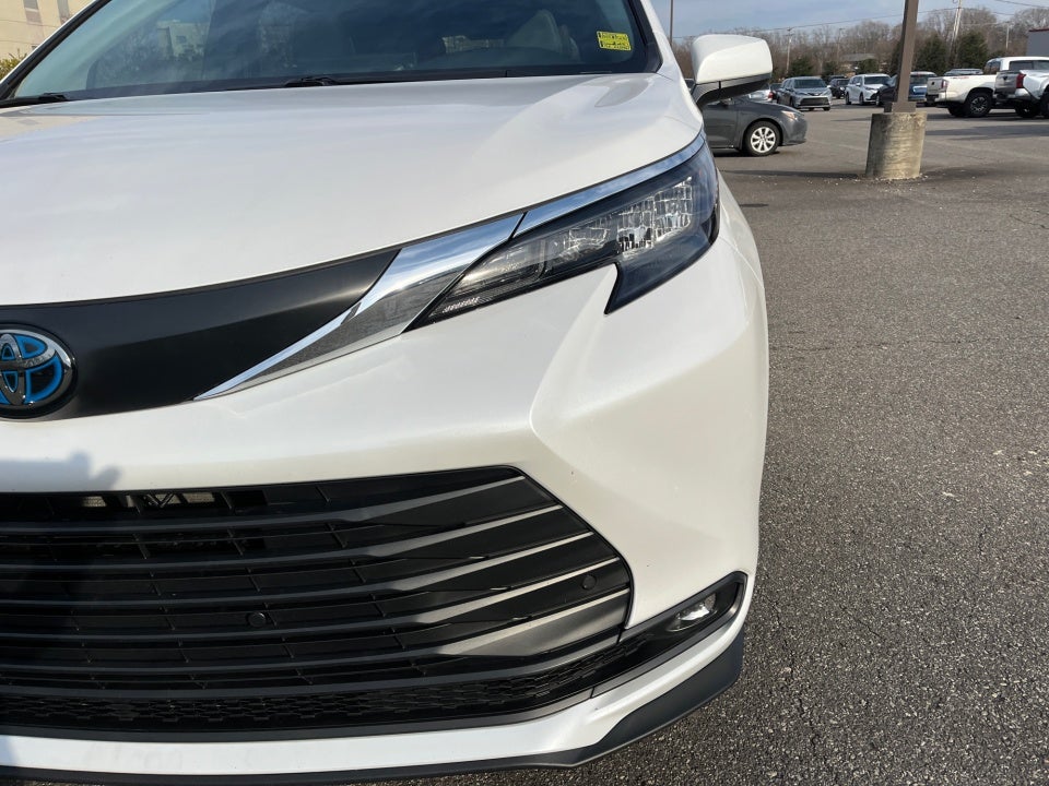 2025 Toyota SIENNA XLE XLE 8 Passenger