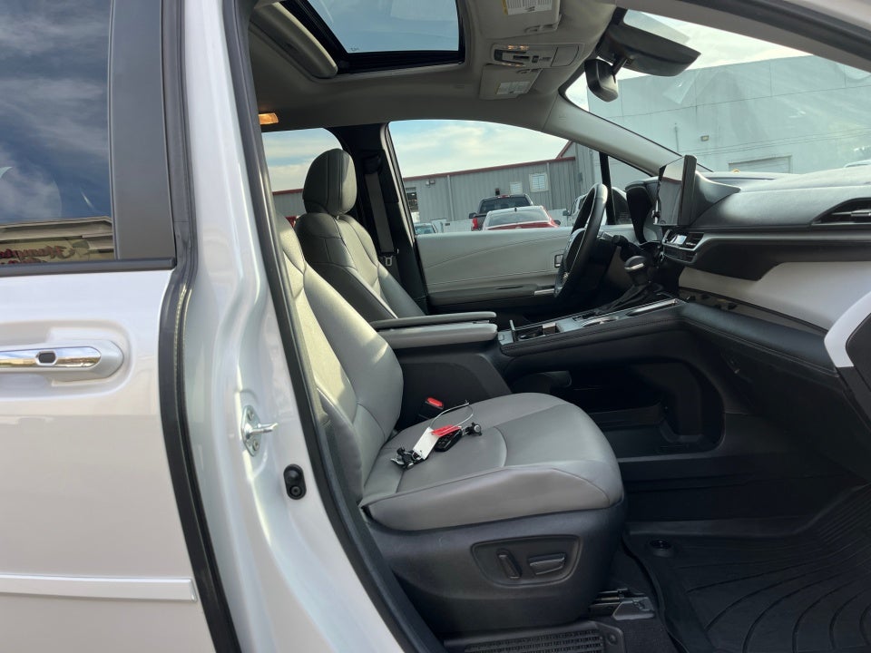 2025 Toyota SIENNA XLE XLE 8 Passenger