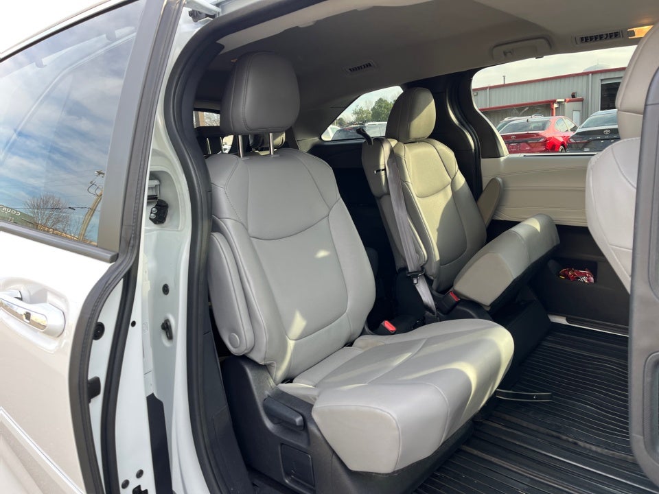 2025 Toyota SIENNA XLE XLE 8 Passenger