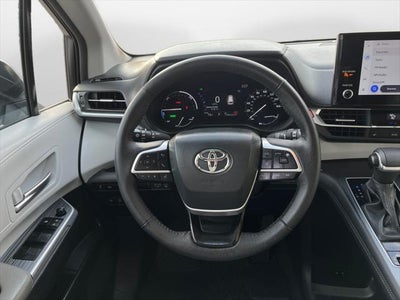 2025 Toyota SIENNA XLE XLE 8 Passenger