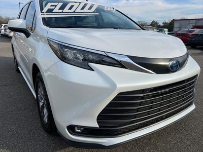 2025 Toyota SIENNA XLE XLE 8 Passenger