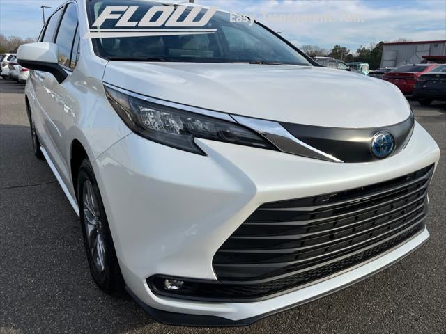 2025 Toyota SIENNA XLE XLE 8 Passenger