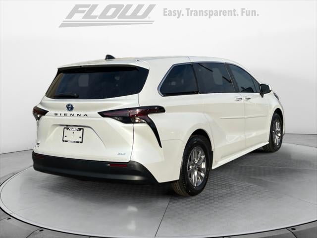 2025 Toyota SIENNA XLE XLE 8 Passenger