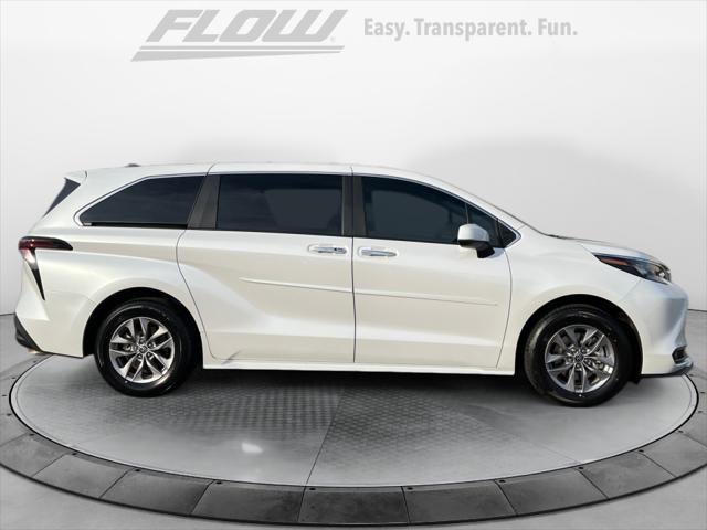 2025 Toyota SIENNA XLE XLE 8 Passenger