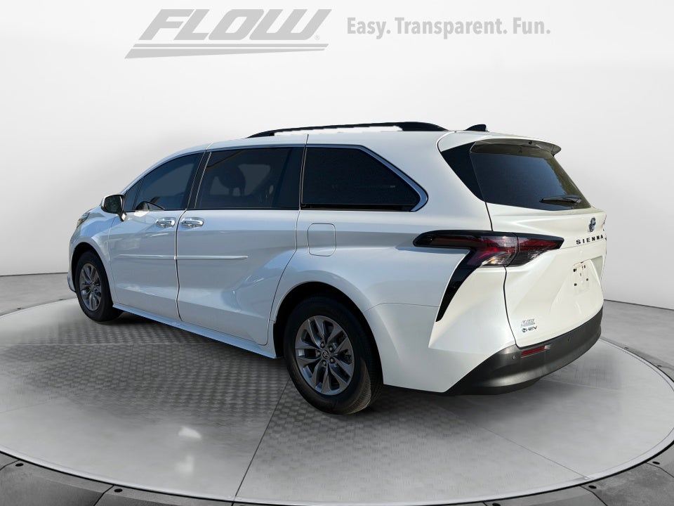 2025 Toyota SIENNA XLE XLE 8 Passenger