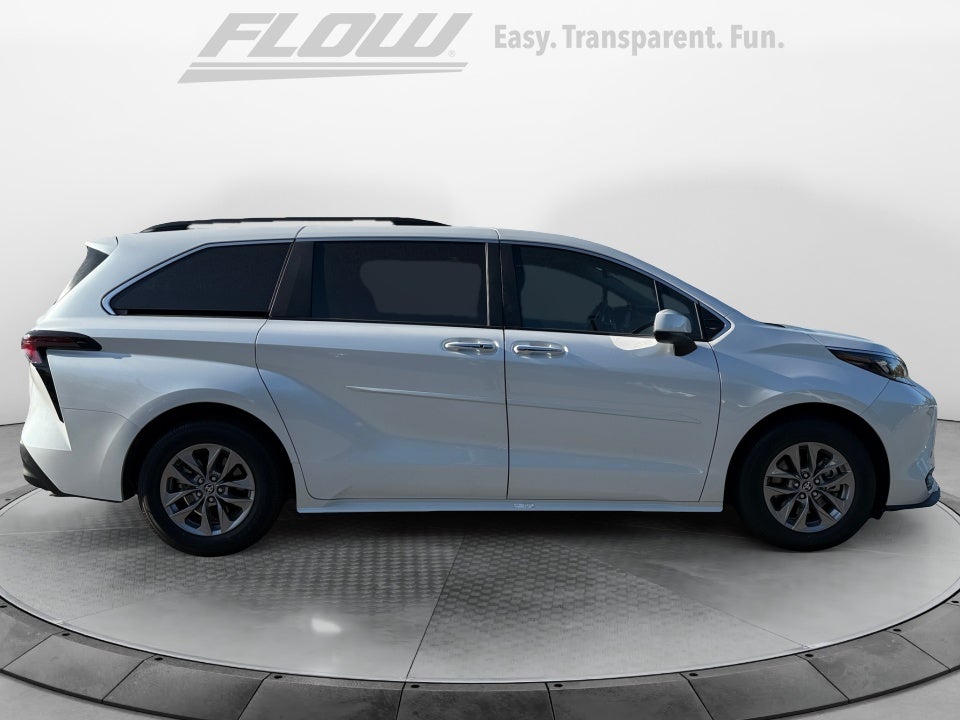2025 Toyota SIENNA XLE XLE 8 Passenger