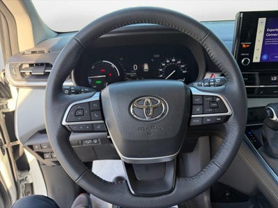 2025 Toyota SIENNA XLE XLE 8 Passenger