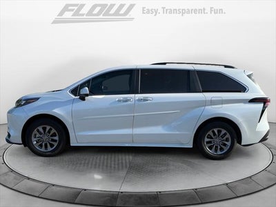 2025 Toyota SIENNA XLE XLE 8 Passenger