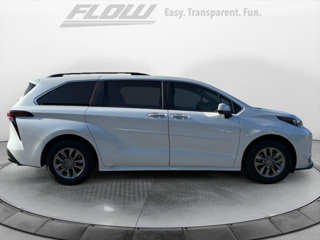 2025 Toyota SIENNA XLE XLE 8 Passenger