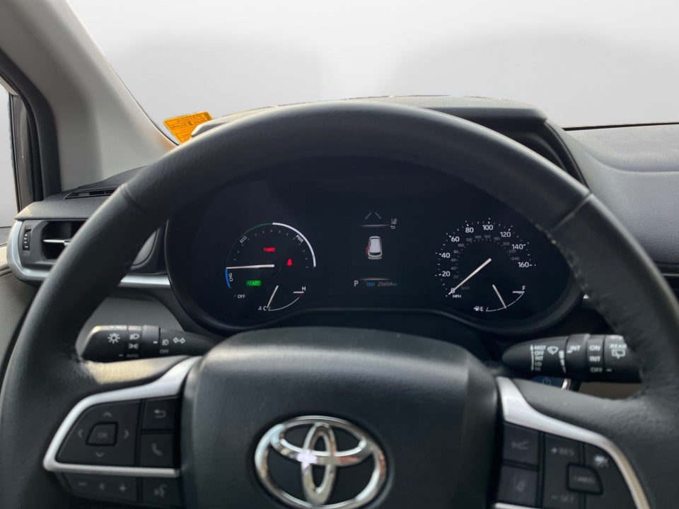 2024 Toyota SIENNA XLE XLE