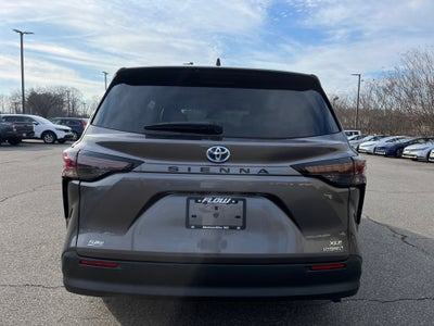 2024 Toyota SIENNA XLE XLE