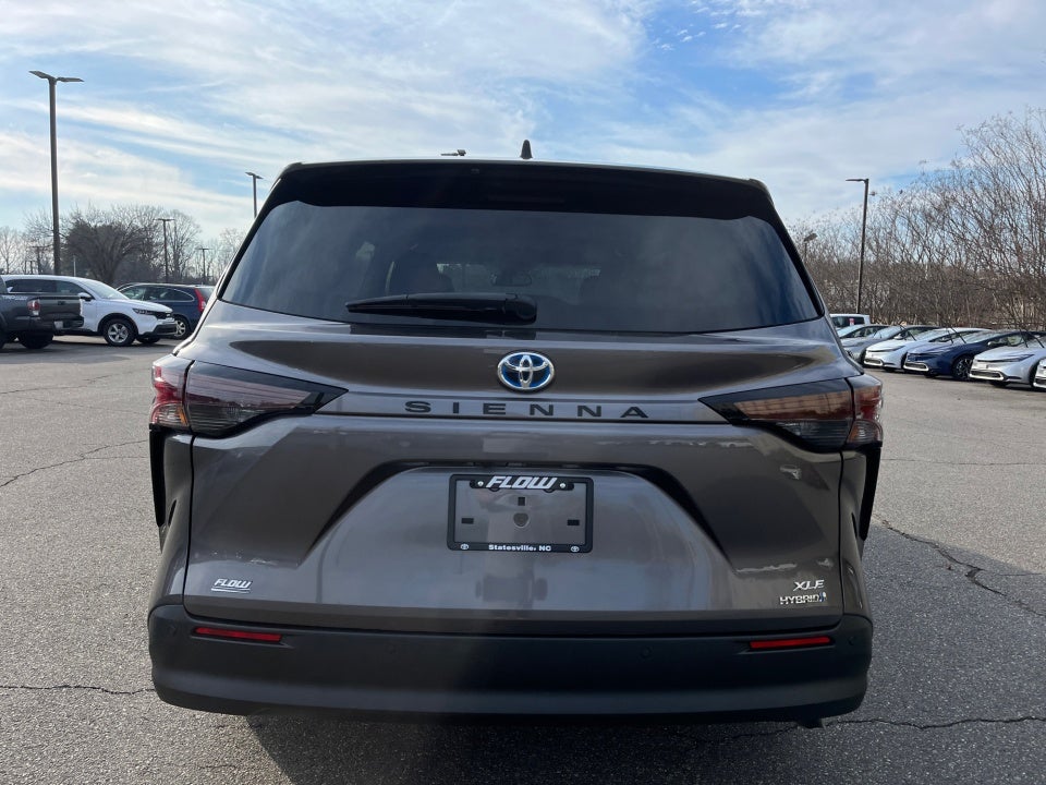 2024 Toyota SIENNA XLE XLE