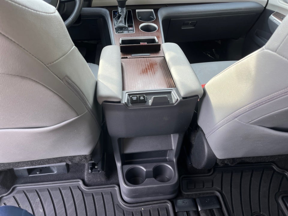 2024 Toyota SIENNA XLE XLE