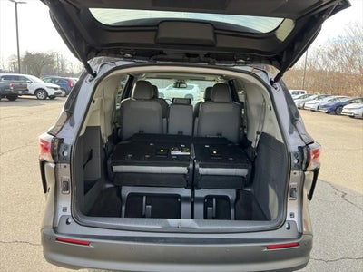 2024 Toyota SIENNA XLE XLE