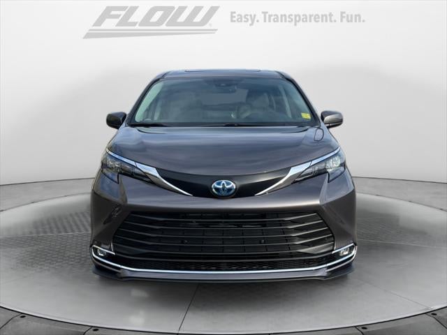 2024 Toyota SIENNA XLE XLE