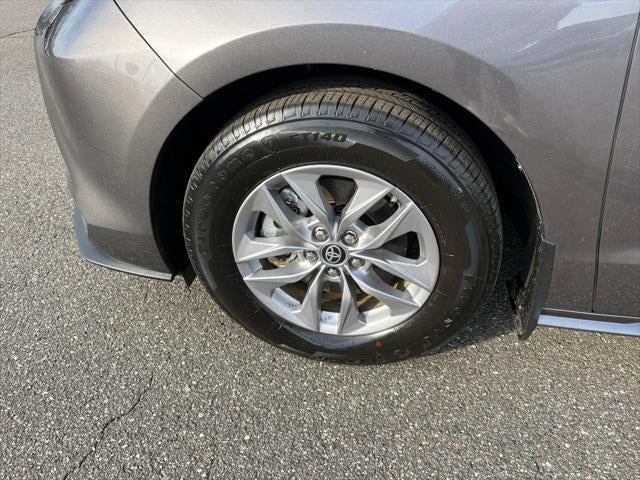 2024 Toyota SIENNA XLE XLE