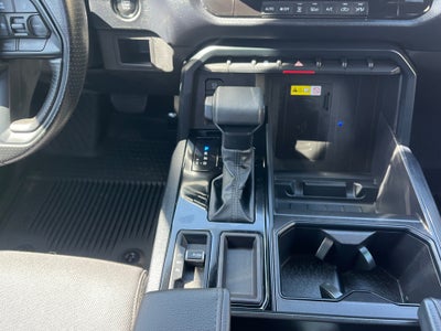 2026 Toyota TUNDRA 4X4 SR CrewMax 5.5' Bed