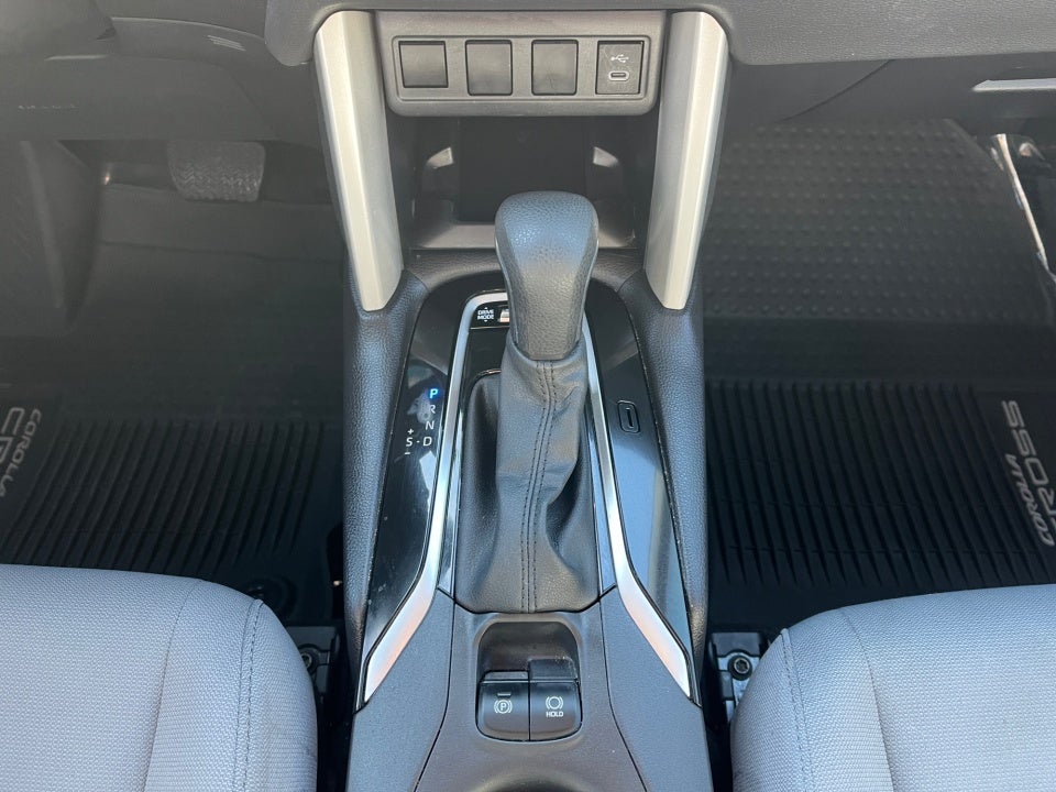 2025 Toyota COROLLA CROSS HV SE