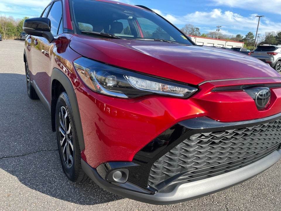 2025 Toyota COROLLA CROSS HV SE