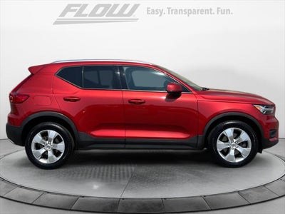 2019 Volvo XC40 T4 Momentum