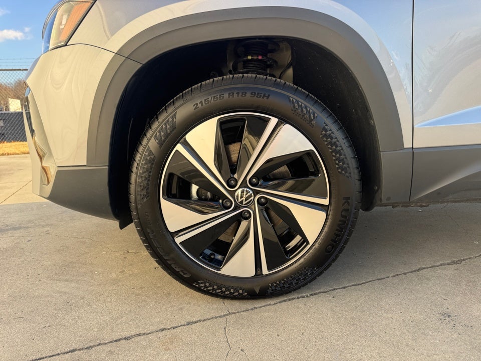 2025 Volkswagen Taos 1.5T SE