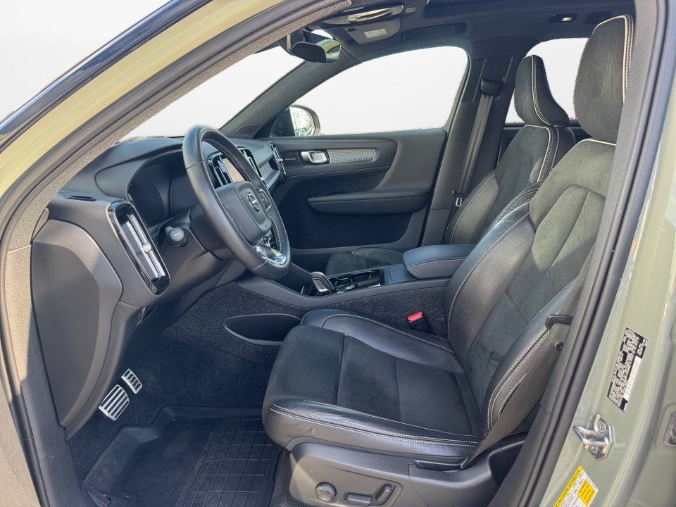 2021 Volvo XC40 Recharge Pure Electric P8