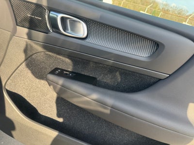 2021 Volvo XC40 Recharge Pure Electric P8
