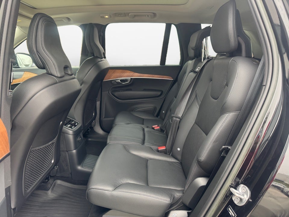 2023 Volvo XC90 Recharge Plug-In Hybrid T8 Plus Bright Theme 7-Seater