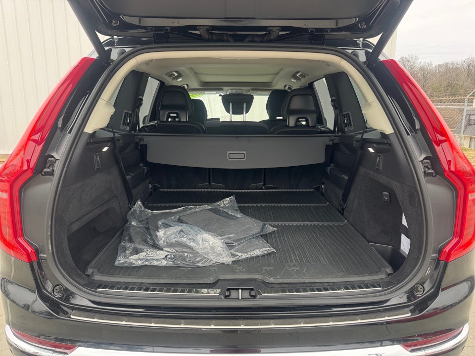 2023 Volvo XC90 Recharge Plug-In Hybrid T8 Plus Bright Theme 7-Seater