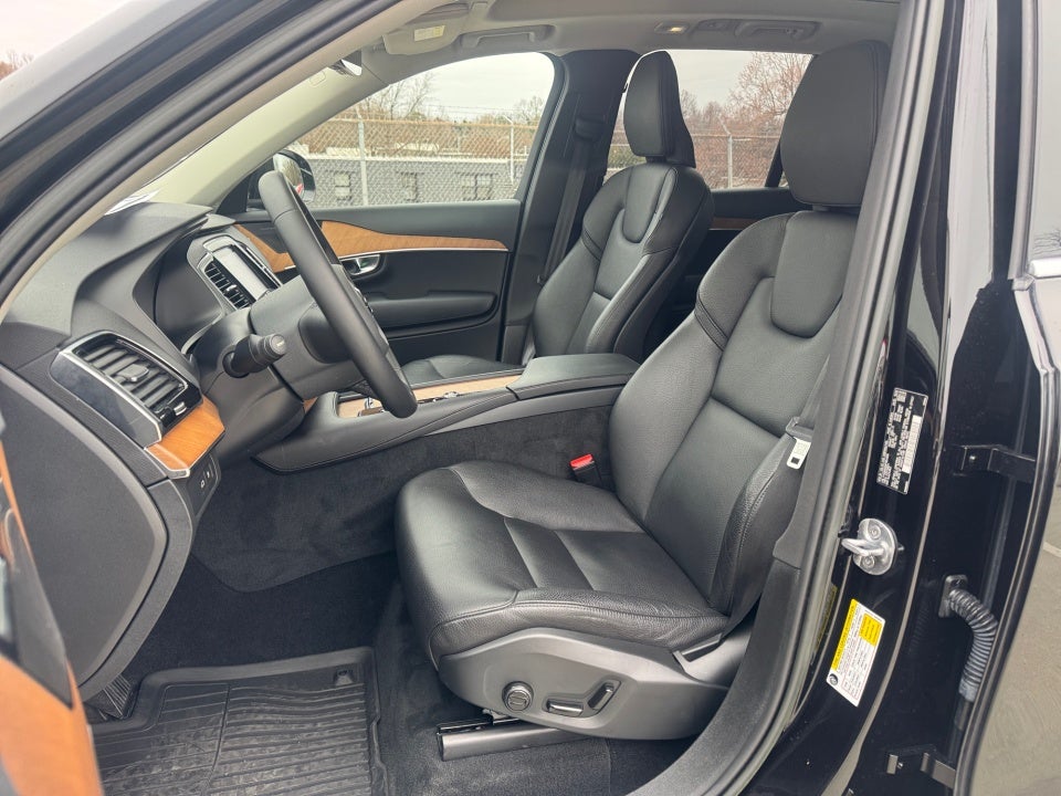 2023 Volvo XC90 Recharge Plug-In Hybrid T8 Plus Bright Theme 7-Seater