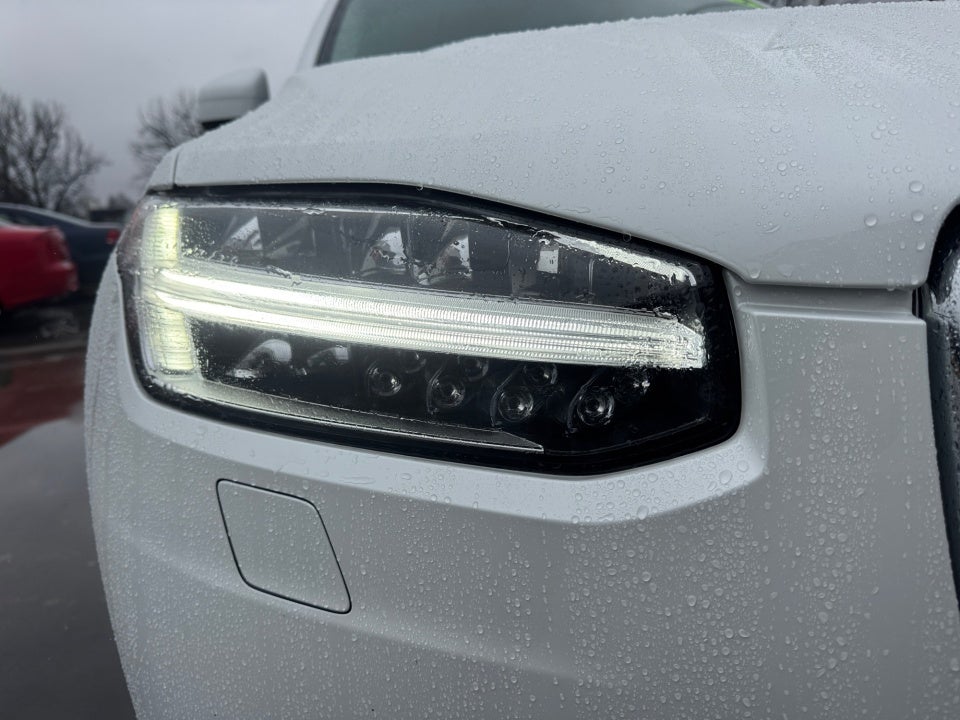 2023 Volvo XC90 B5 Plus