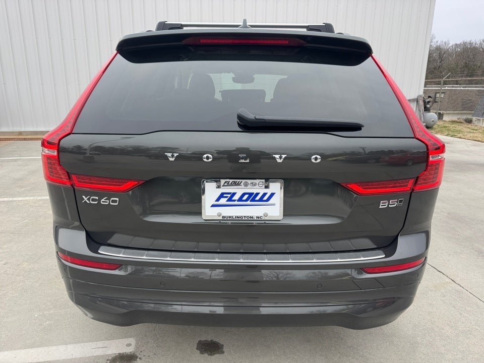 2022 Volvo XC60 B5 Momentum